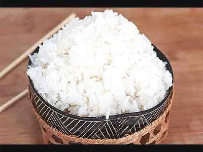 SUSHI molho su e arroz